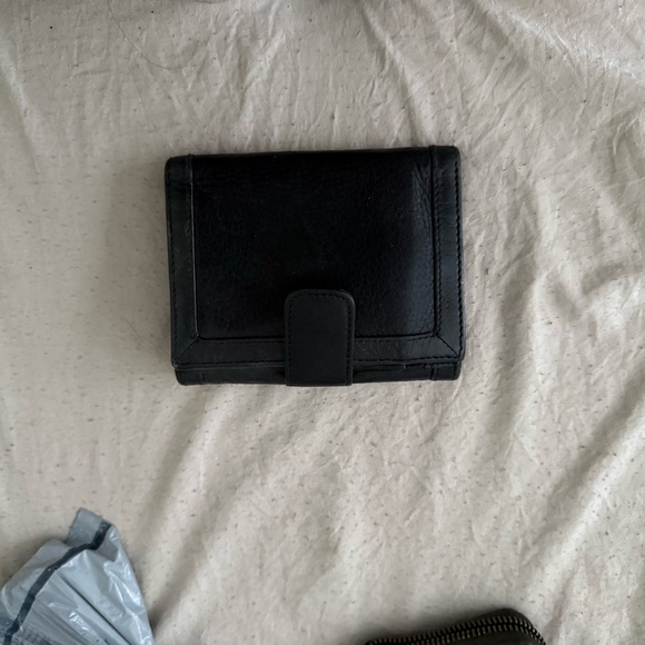 Tory Burch Black Wallet with Gold Logo - Picture 2 of 3